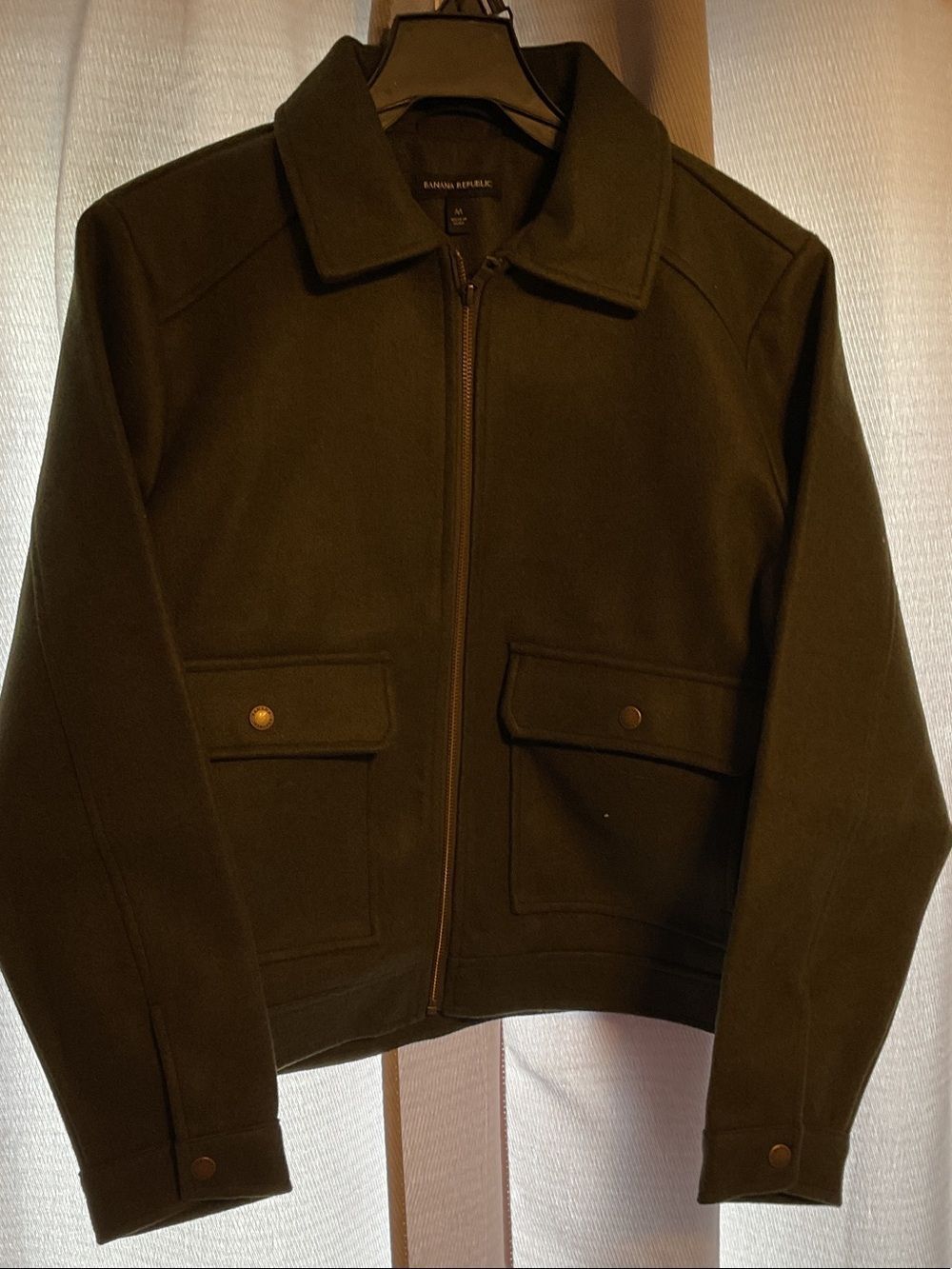 Banana Republic Women’s Olive Green Zip-Front Shirt Jacket